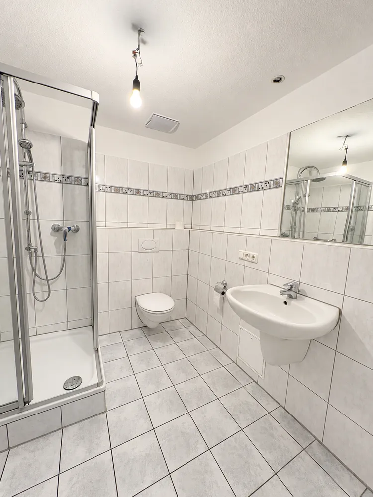 2 Zimmer Wohnung mit 84 m² in Düsseldorf – Bild 3