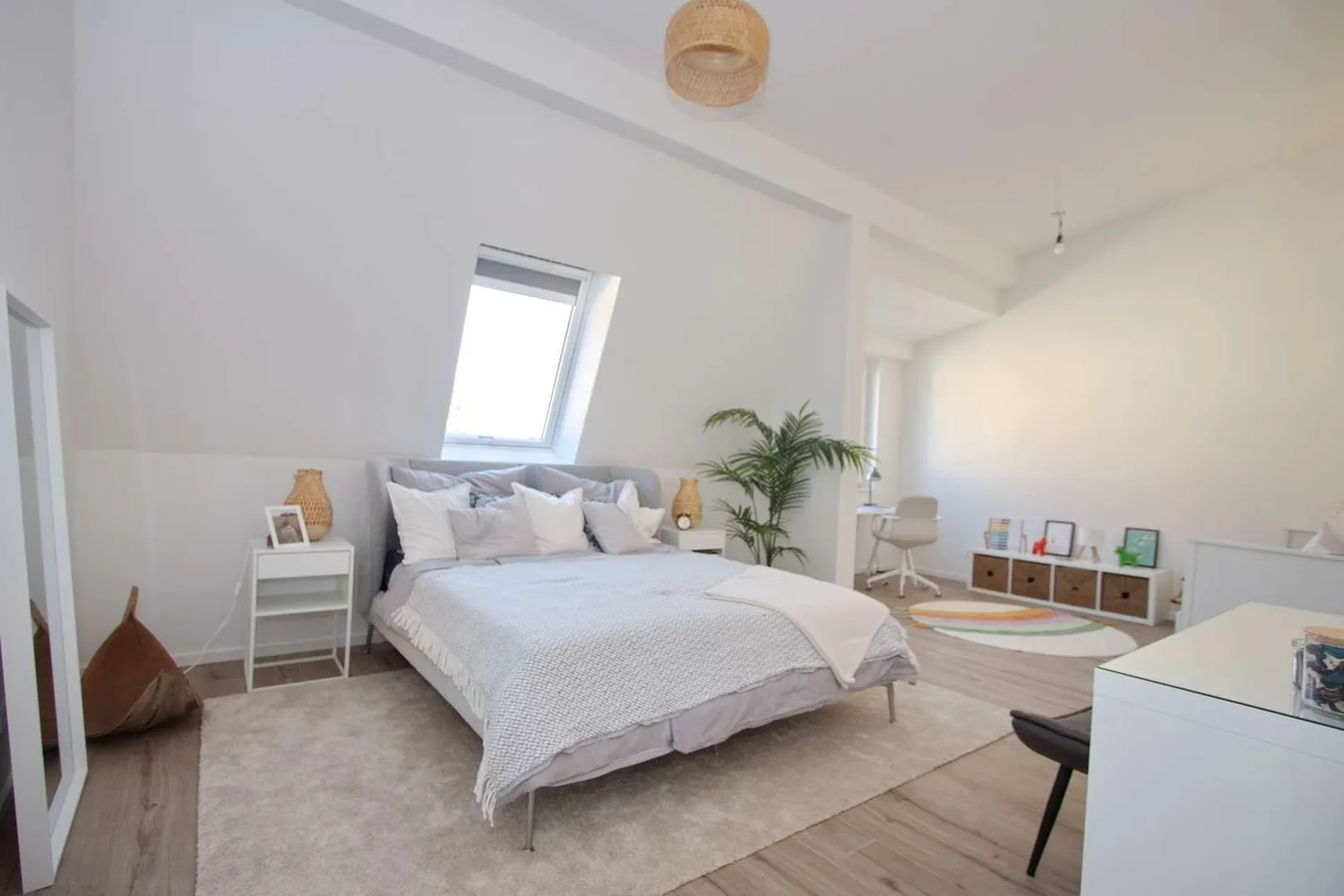 2 Zimmer Wohnung mit 77 m² in Berlin – Bild 9