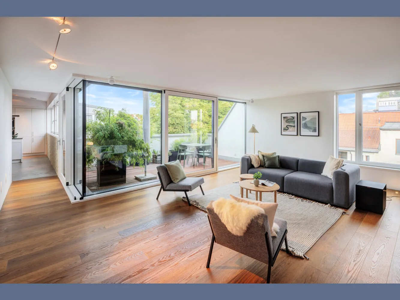 5 Zimmer Wohnung mit 160 m² in München – Bild 1