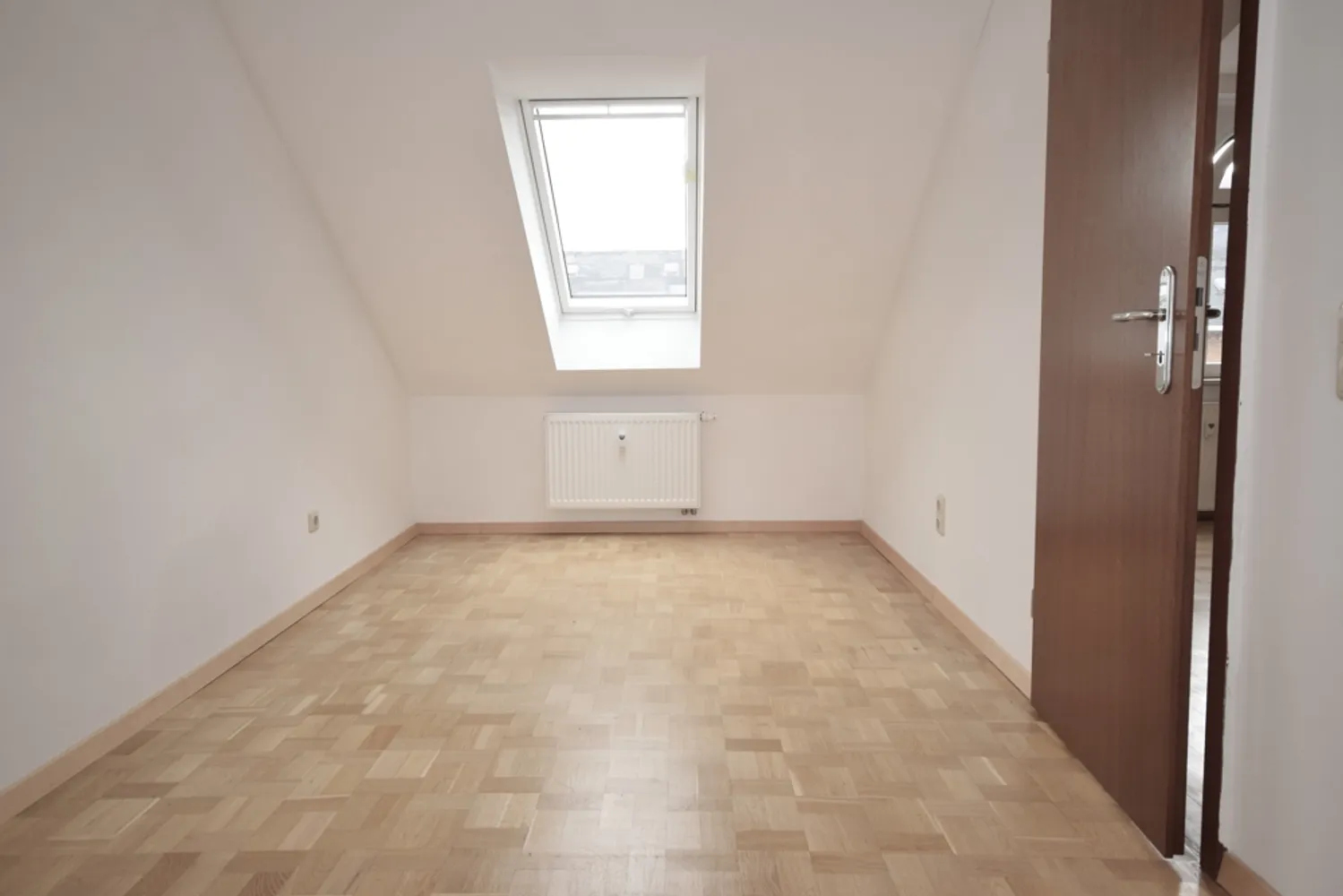 4 Zimmer Wohnung mit 80 m² in Chemnitz – Bild 1