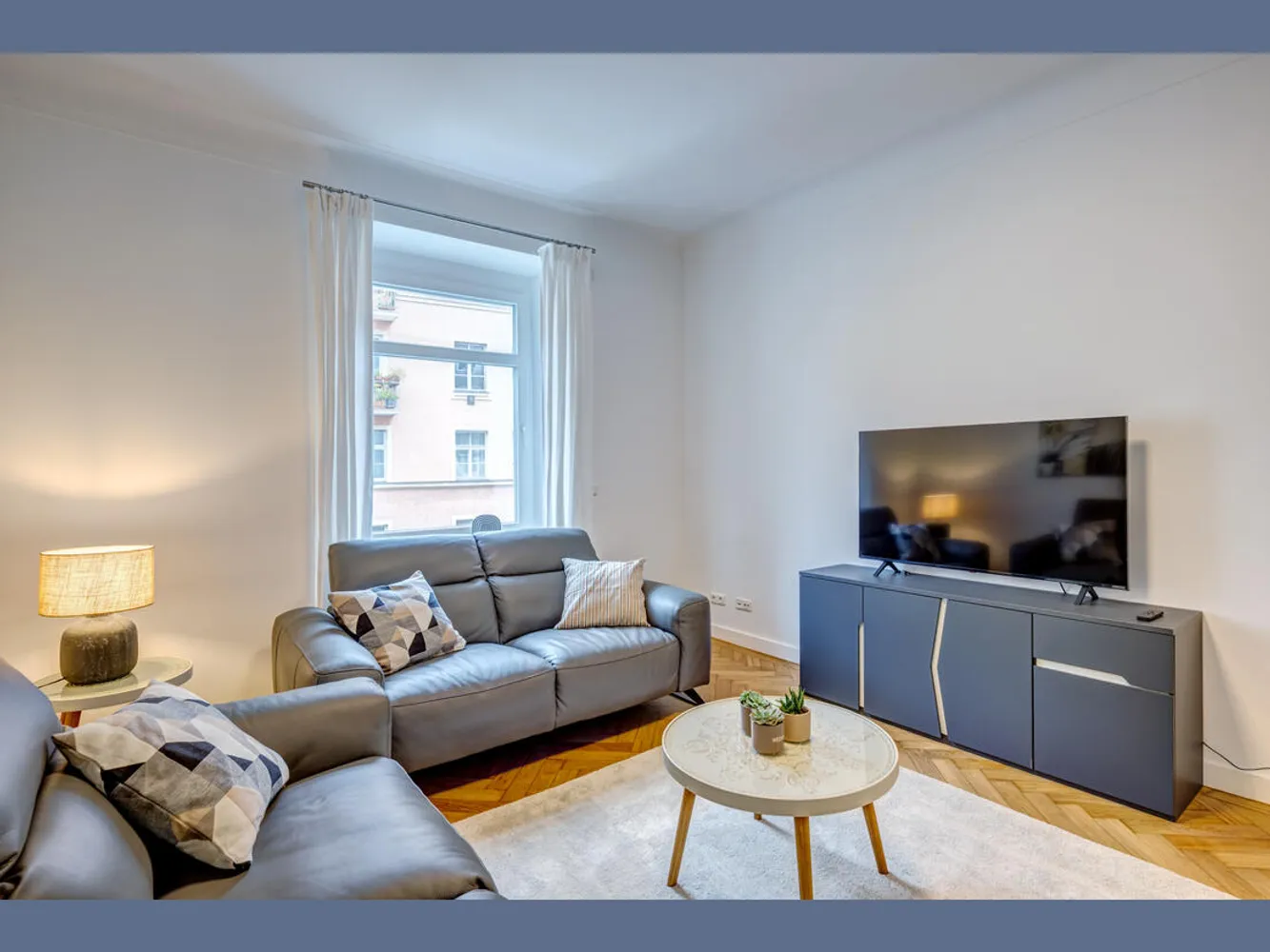 2 room apartment with 72 m² in Munich – Photo 2