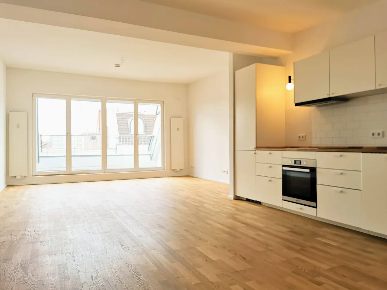 2 Zimmer Wohnung mit 90 m² in Berlin – Bild 1