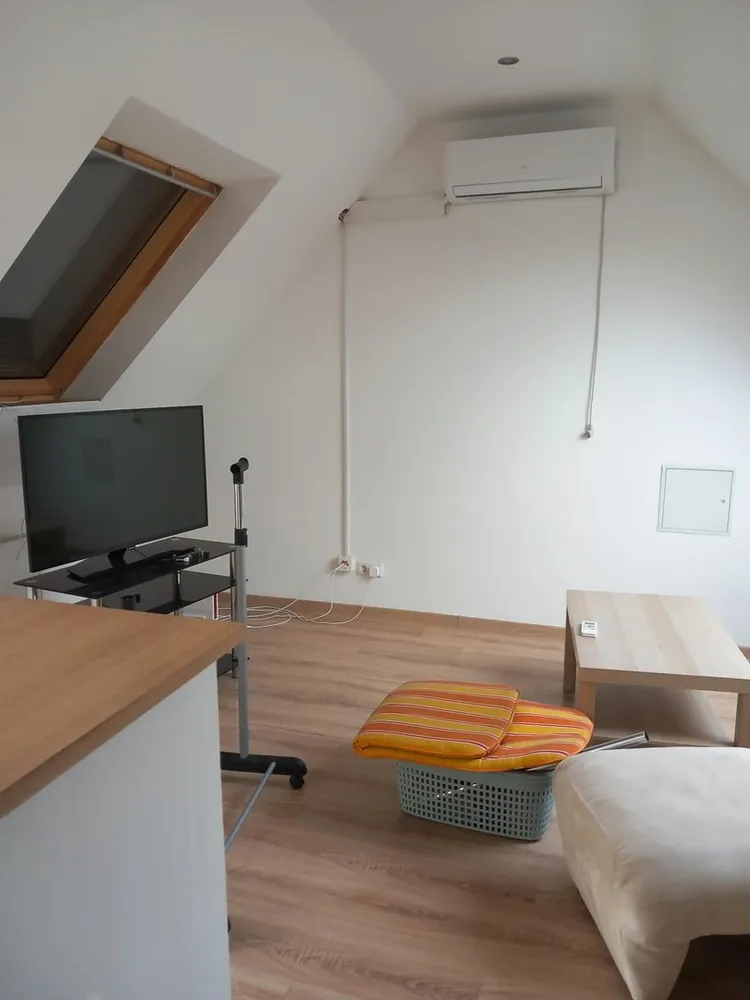 2 Zimmer Wohnung mit 70 m² in Düsseldorf – Bild 2