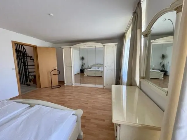 4 Zimmer Wohnung mit 140 m² in Bergheim – Bild 4