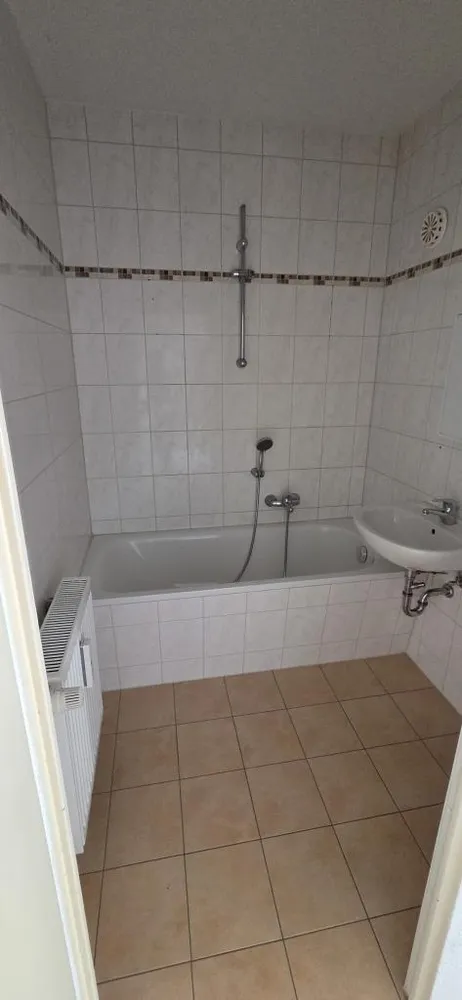 2 Zimmer Wohnung mit 61 m² in Werdau – Bild 9
