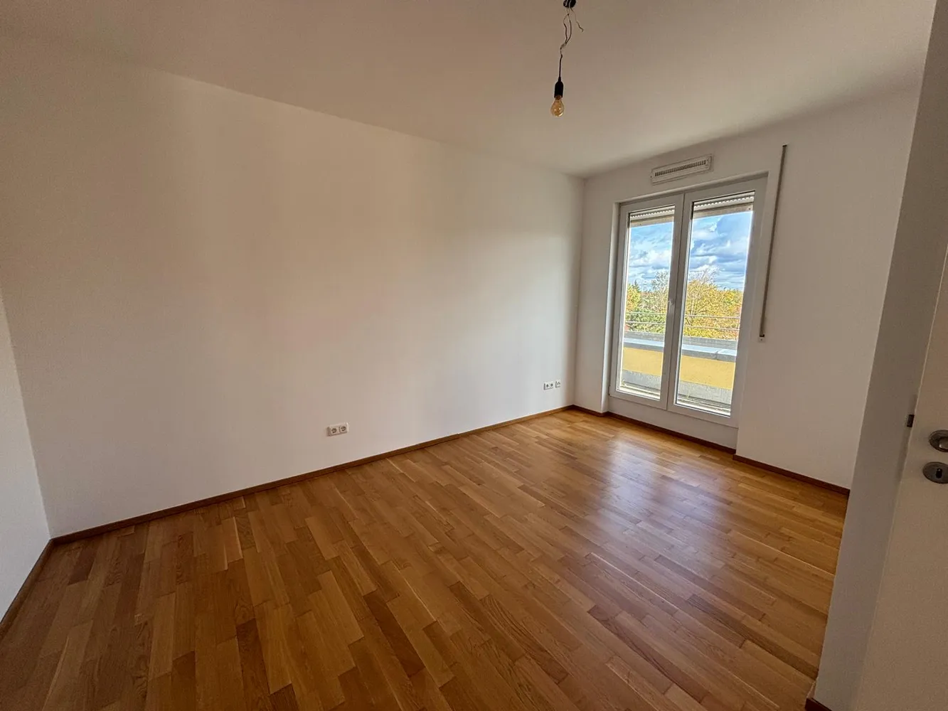 2 room apartment with 70 m² in Munich – Photo 1