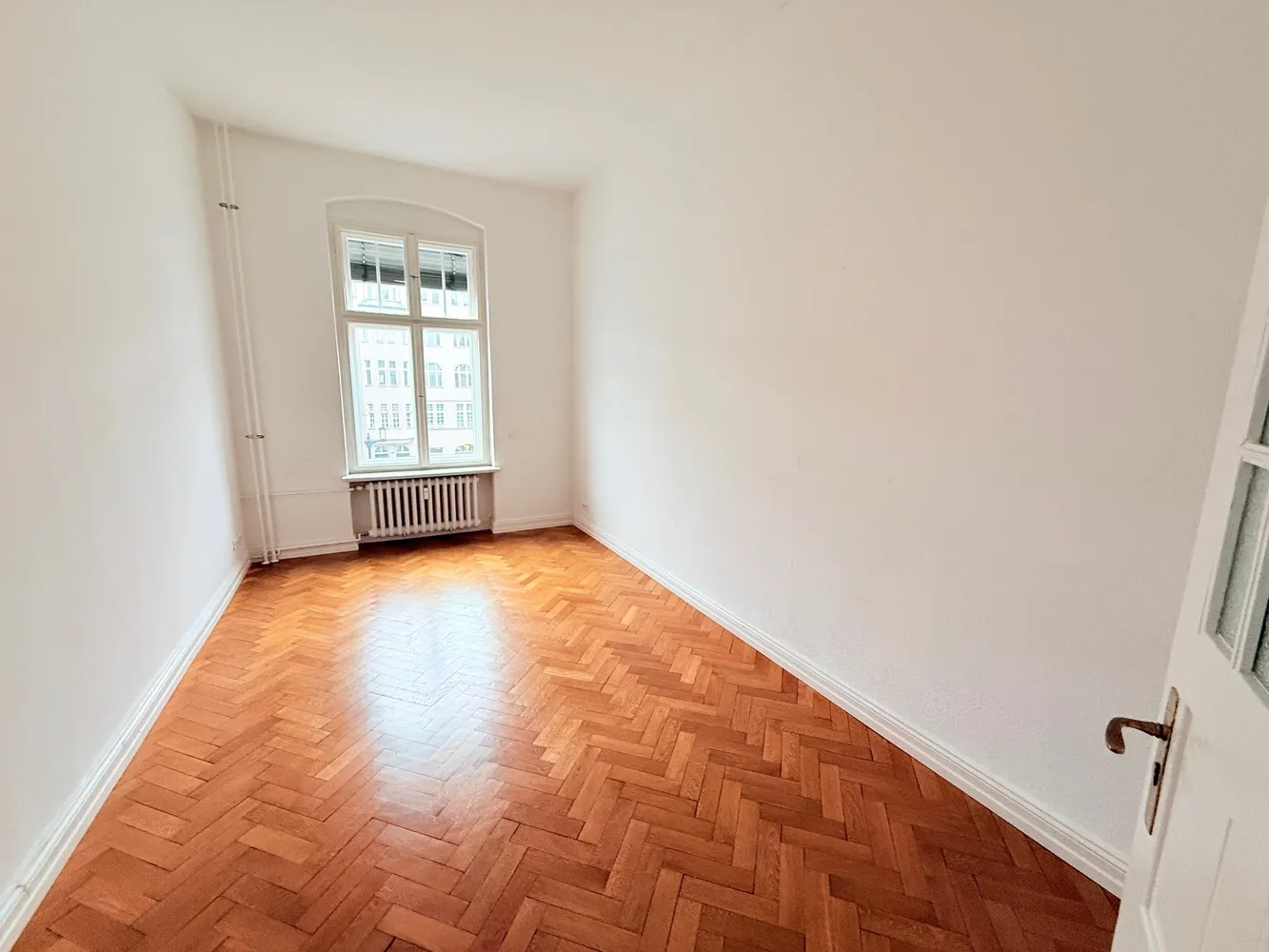 6 Zimmer Wohnung mit 209 m² in Berlin – Bild 5