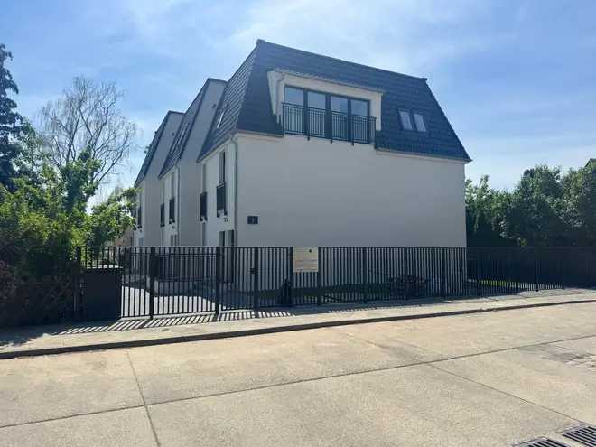 4 Zimmer Wohnung mit 125 m² in Berlin – Bild 1