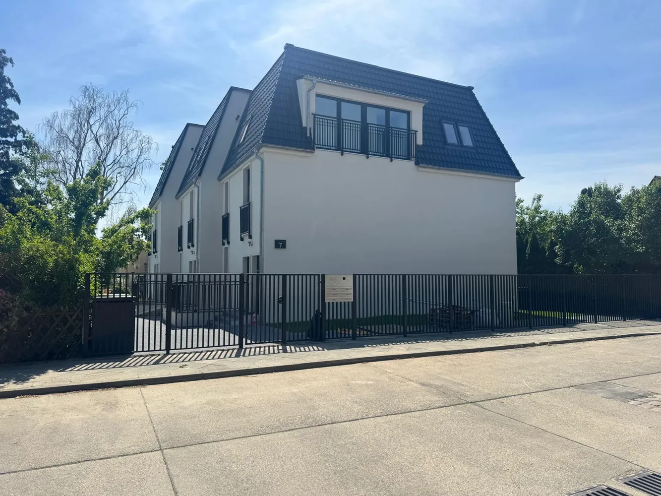 4 Zimmer Wohnung mit 125 m² in Berlin – Bild 1