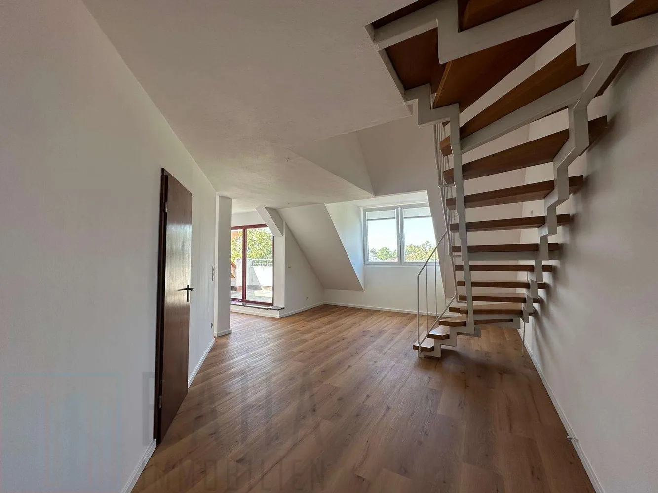 2 Zimmer Wohnung mit 64 m² in München – Bild 1