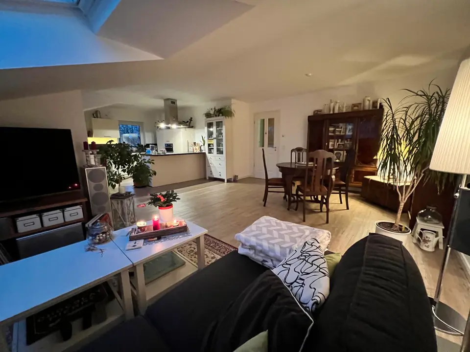 3 Zimmer Wohnung mit 101 m² in Hamburg – Bild 2