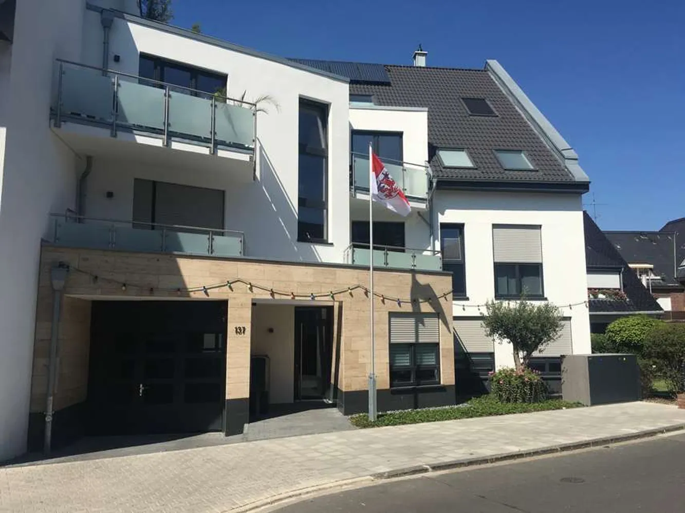 2 Zimmer Wohnung mit 83 m² in Düsseldorf – Bild 1