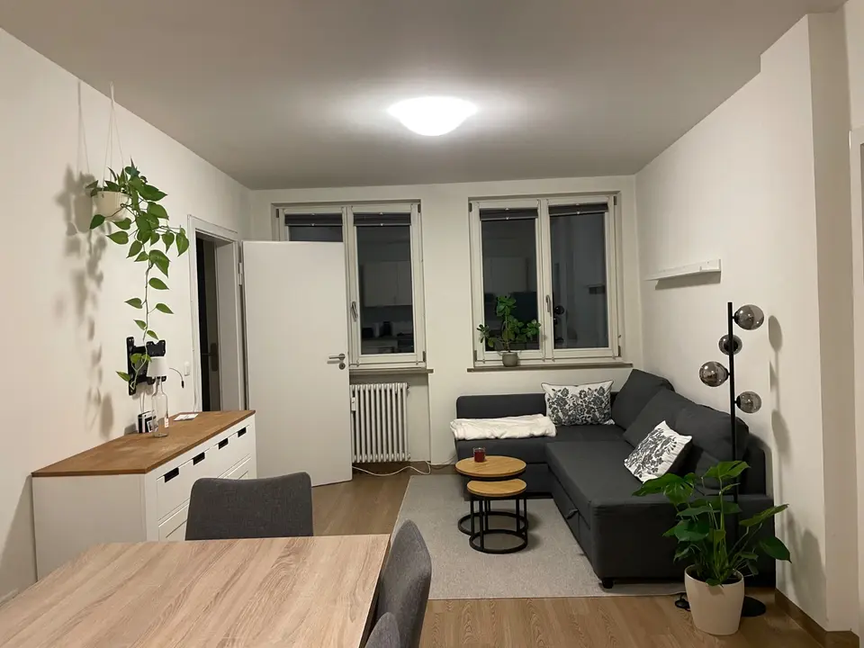 20 Zimmer Wohnung mit 80 m² in Regensburg – Bild 1