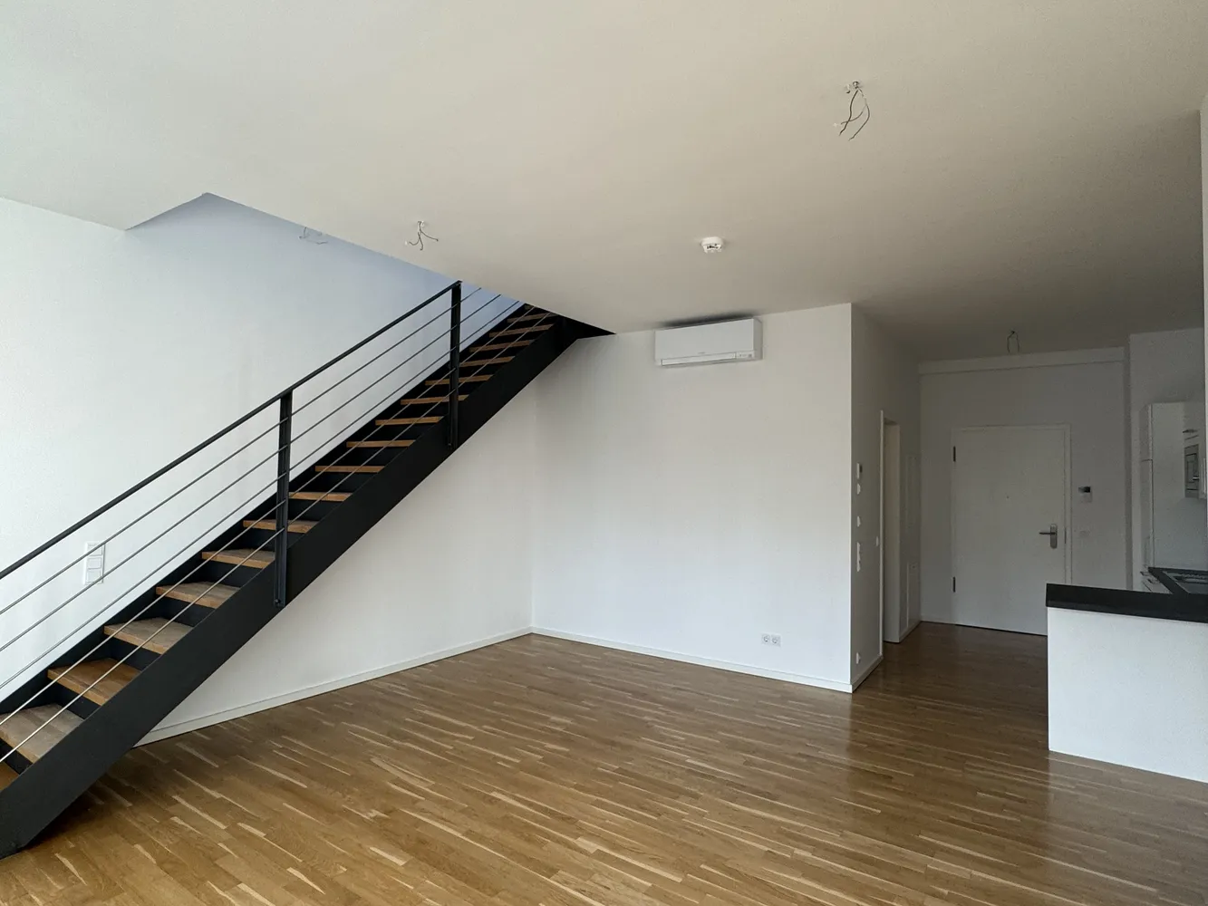 2 Zimmer Wohnung mit 67 m² in Berlin – Bild 1