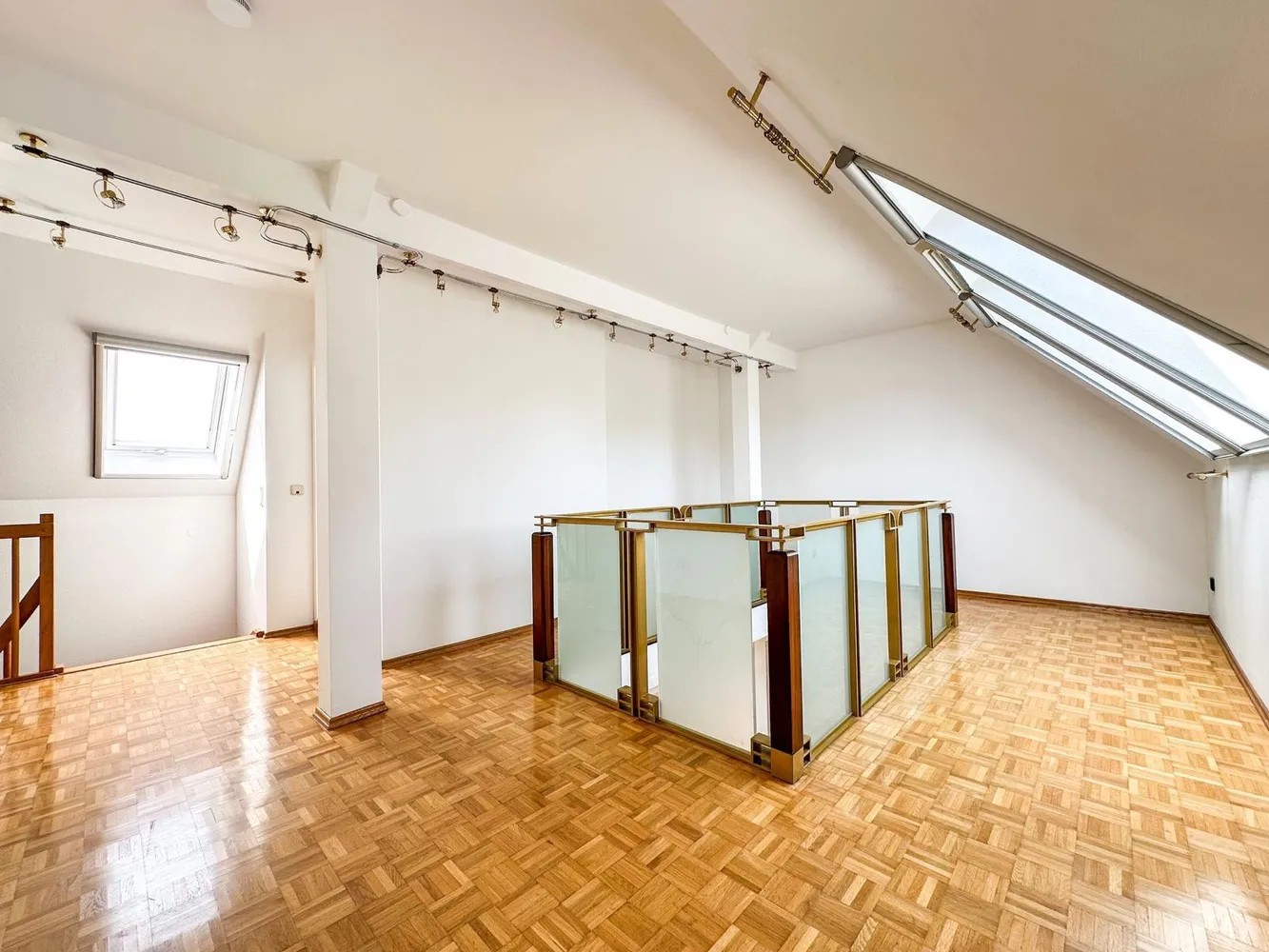 7 Zimmer Wohnung mit 250 m² in Berlin – Bild 5