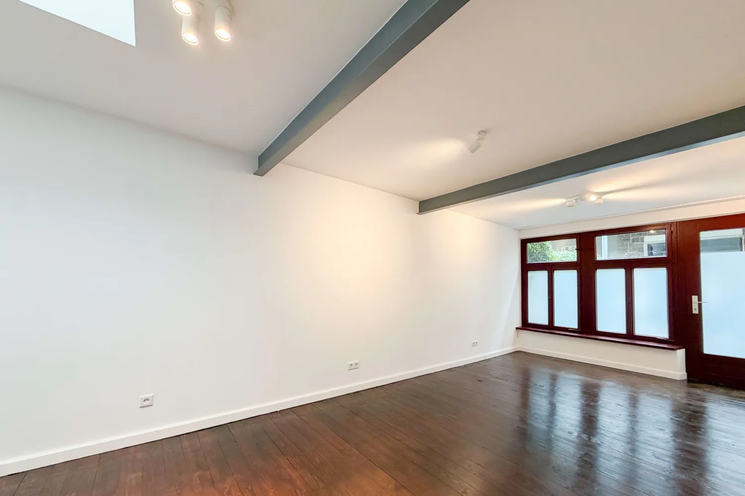 2 Zimmer Wohnung mit 100 m² in Düsseldorf – Bild 6