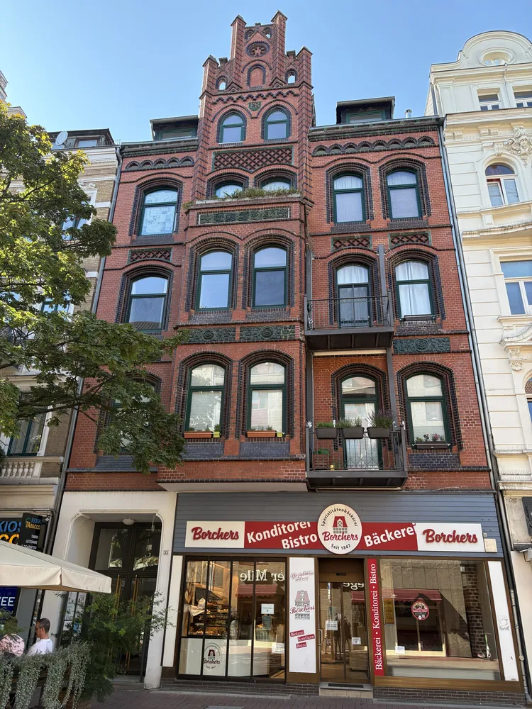 4 Zimmer Wohnung mit 120 m² in Hannover – Bild 1