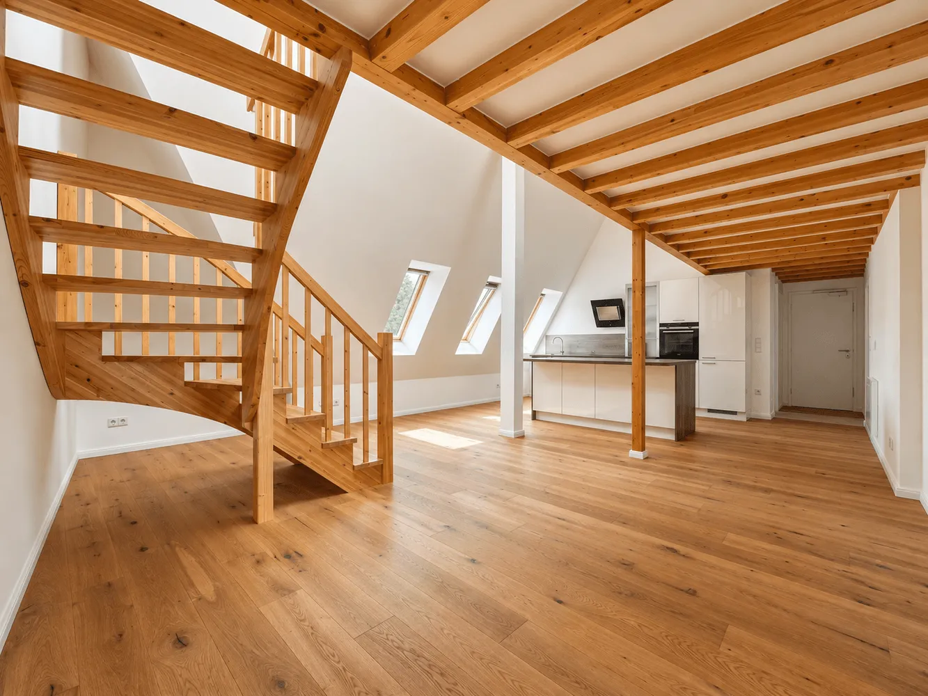 2 Zimmer Wohnung mit 97 m² in Berlin – Bild 1