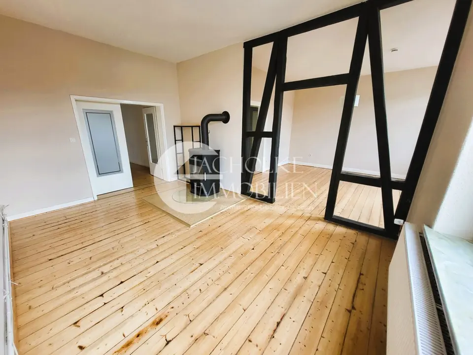 7 Zimmer Wohnung mit 160 m² in Uelzen – Bild 1