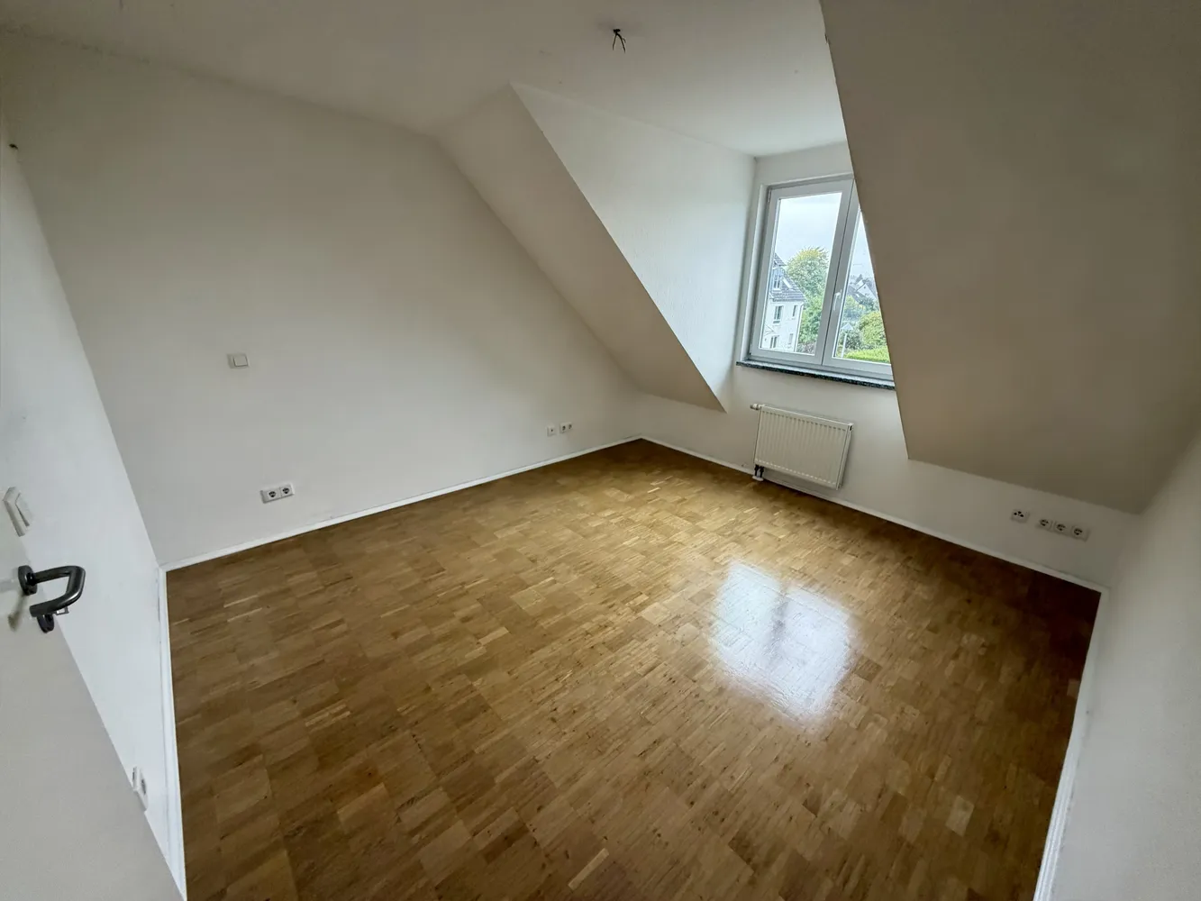 4 Zimmer Wohnung mit 75 m² in Düsseldorf – Bild 2