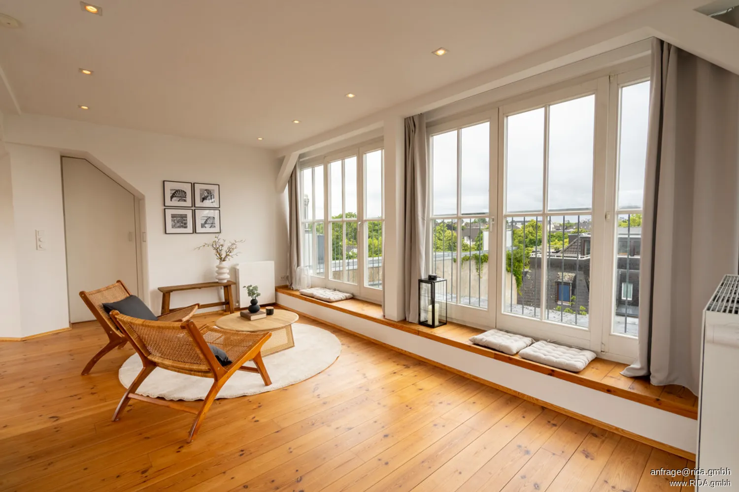 4 Zimmer Wohnung mit 130 m² in Köln – Bild 1