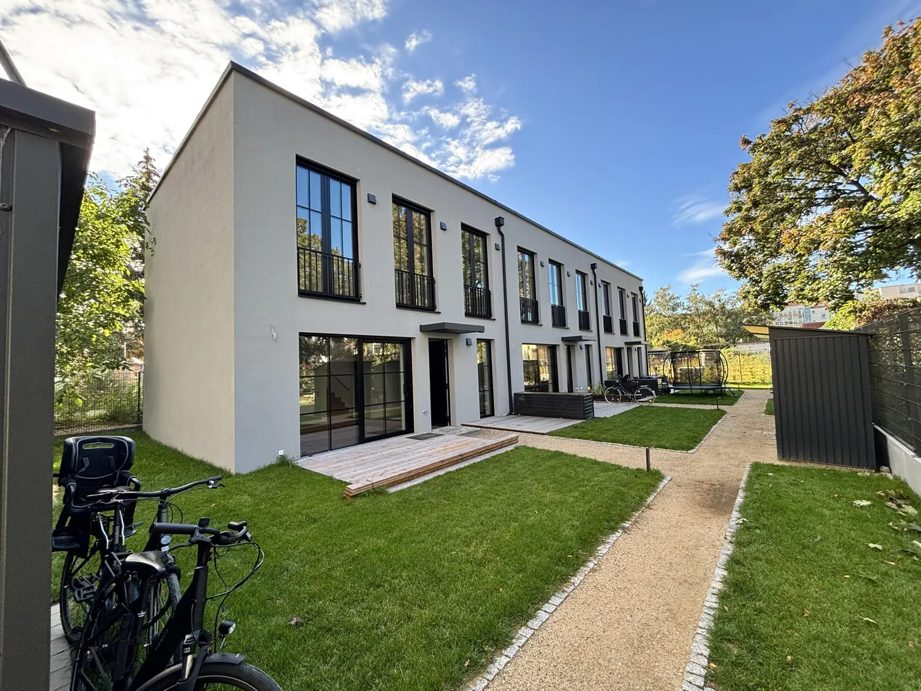 4 Zimmer Haus mit 109 m² in Berlin – Bild 2