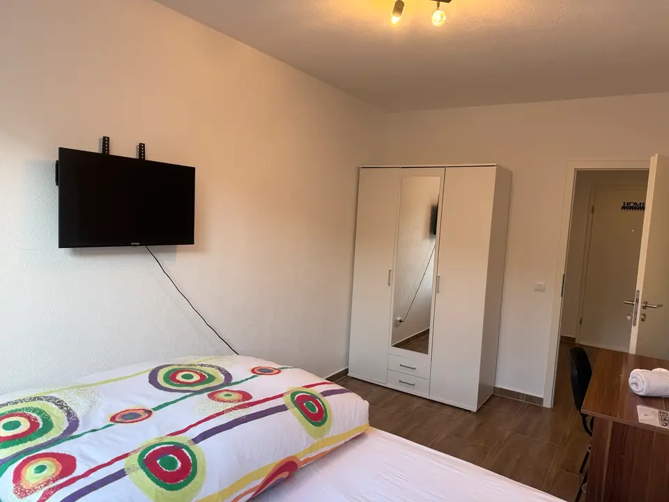 WG-Zimmer mit 73 m² in Krefeld – Bild 1