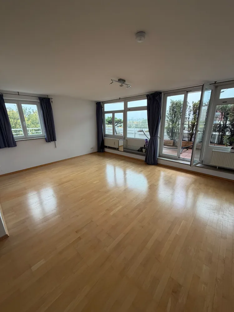 2 room apartment with 66 m² in Munich – Photo 1
