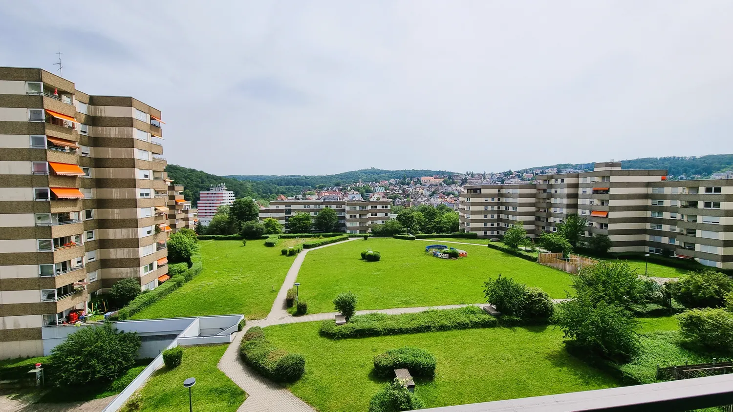4 Zimmer Wohnung mit 97 m² in Stuttgart – Bild 1