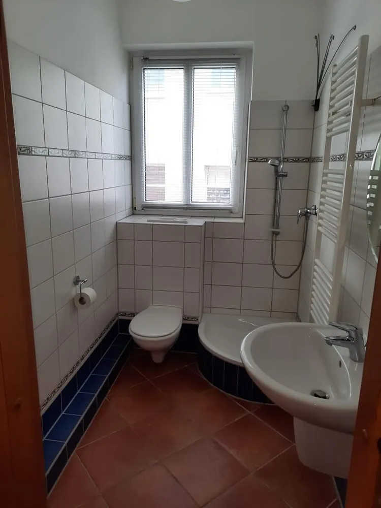 2 room apartment with 62 m² in Berlin – Photo 2