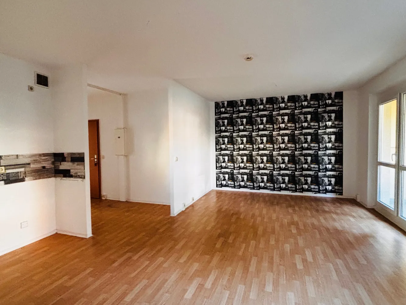 4 Zimmer Wohnung mit 75 m² in Suhl – Bild 1