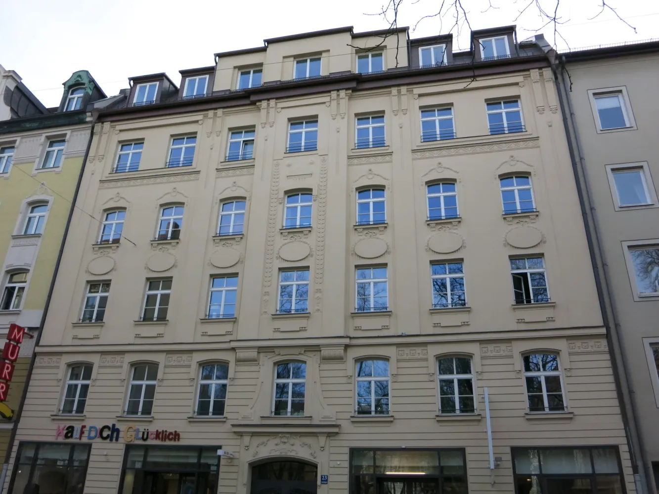 5 Zimmer Wohnung mit 193 m² in München – Bild 1