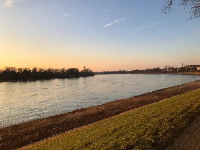 4 Zimmer Wohnung mit 130 m² in Düsseldorf – Bild 2