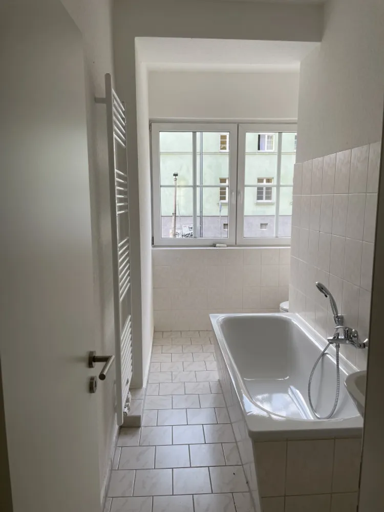 2 room apartment with 50 m² in Halle (Saale) – Photo 3