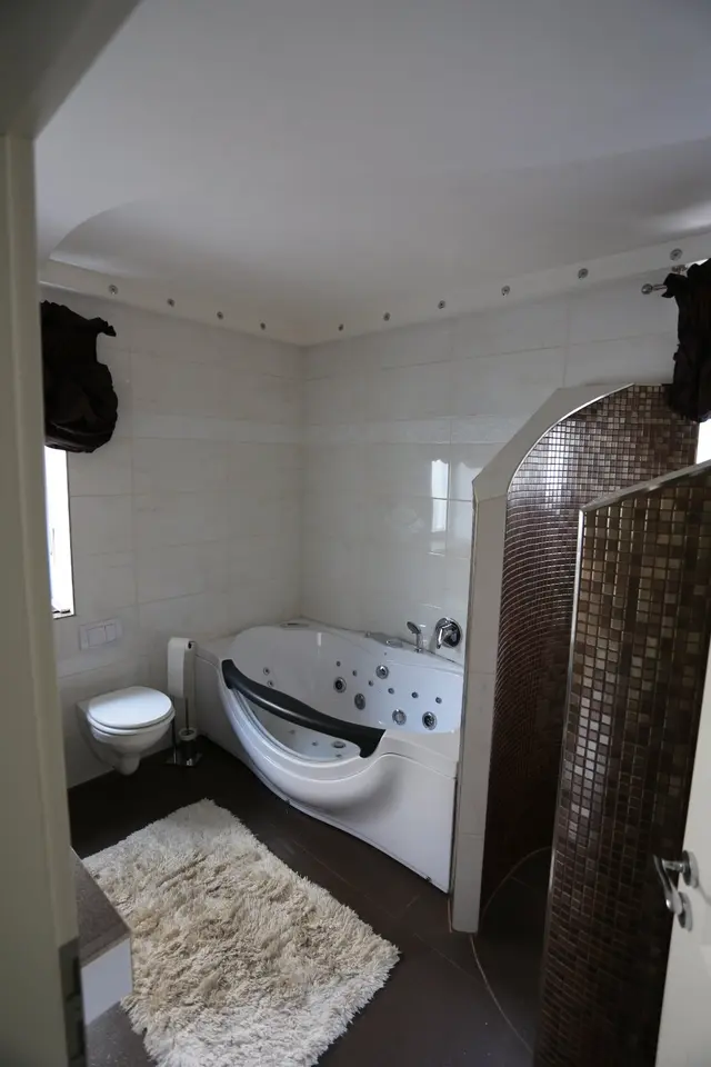 6 Zimmer Wohnung mit 120 m² in Augsburg – Bild 6