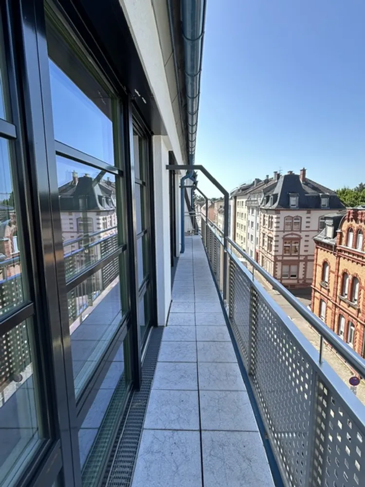 2 Zimmer Wohnung mit 91 m² in Frankfurt am Main – Bild 6