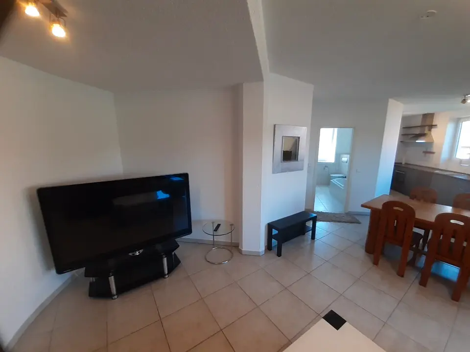 2 Zimmer Wohnung mit 79 m² in Karlsruhe – Bild 3