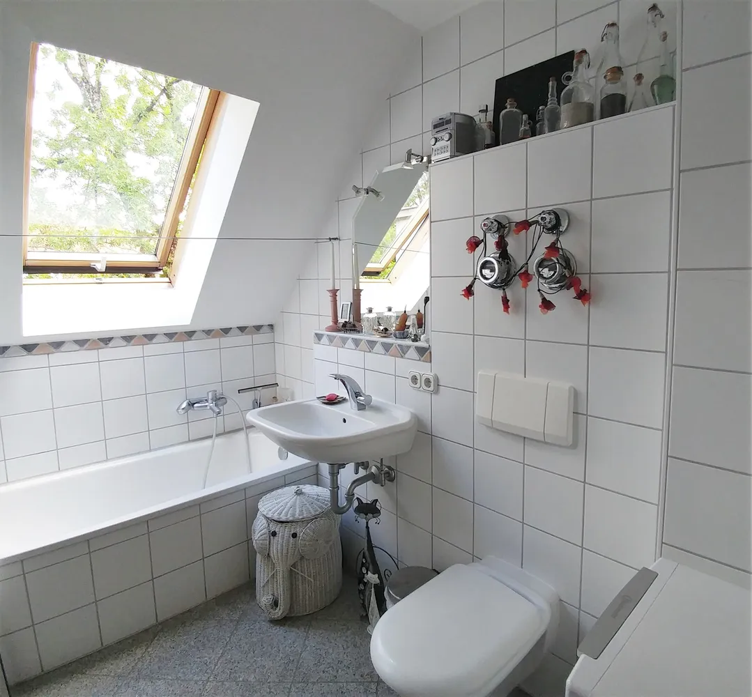 4 Zimmer Wohnung mit 100 m² in München – Bild 10