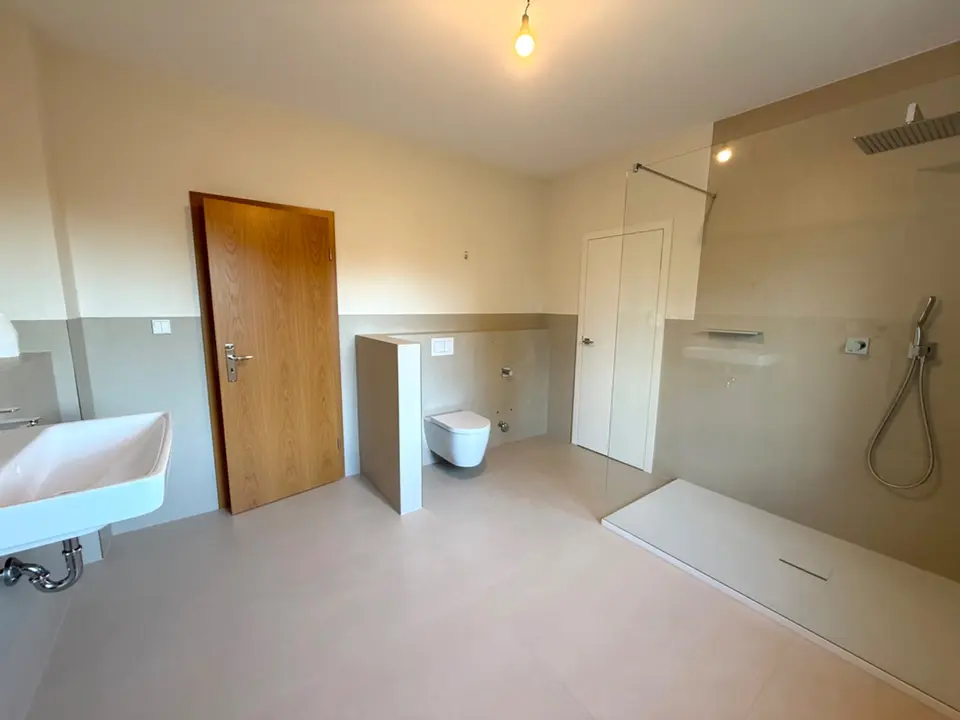 7 Zimmer Wohnung mit 200 m² in Paderborn – Bild 4