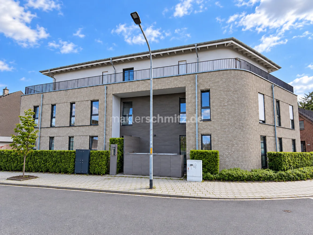4 Zimmer Wohnung mit 136 m² in Mönchengladbach – Bild 1