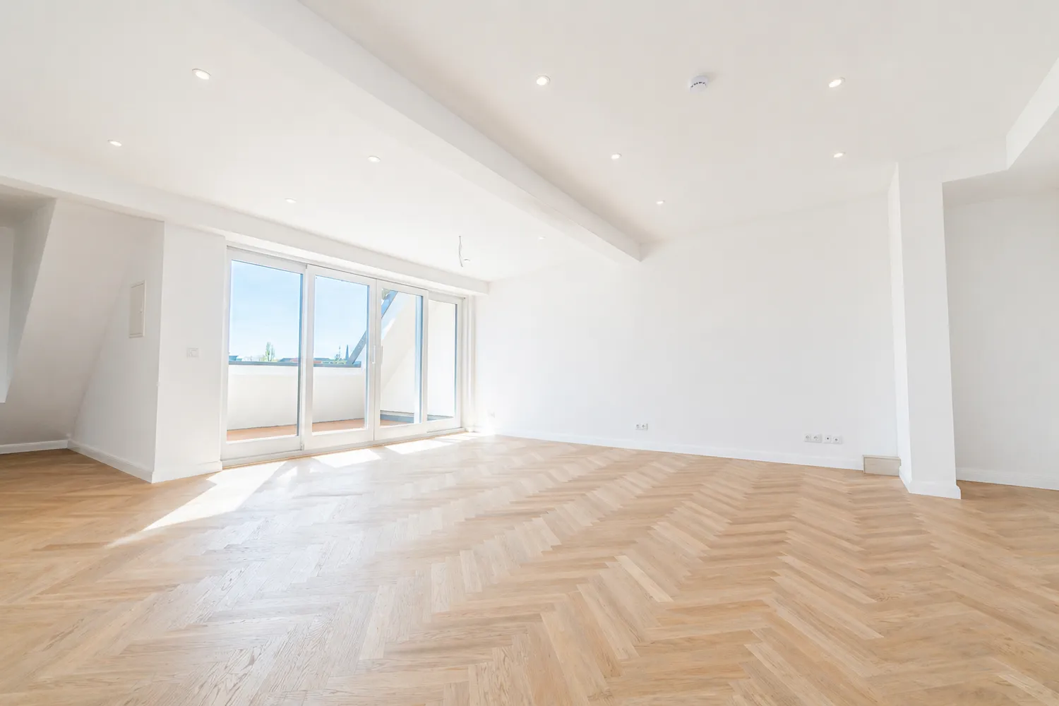 4 Zimmer Wohnung mit 150 m² in Berlin – Bild 2