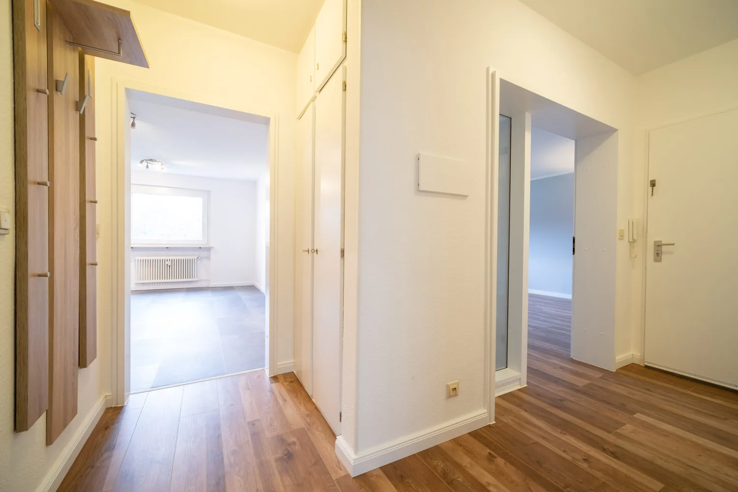 2 Zimmer Wohnung mit 70 m² in Wiesbaden – Bild 2
