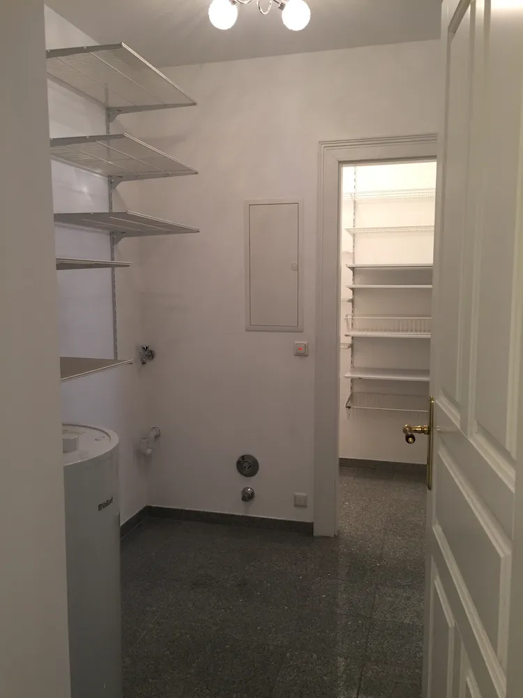 6 Zimmer Wohnung mit 275 m² in Wiesbaden – Bild 10