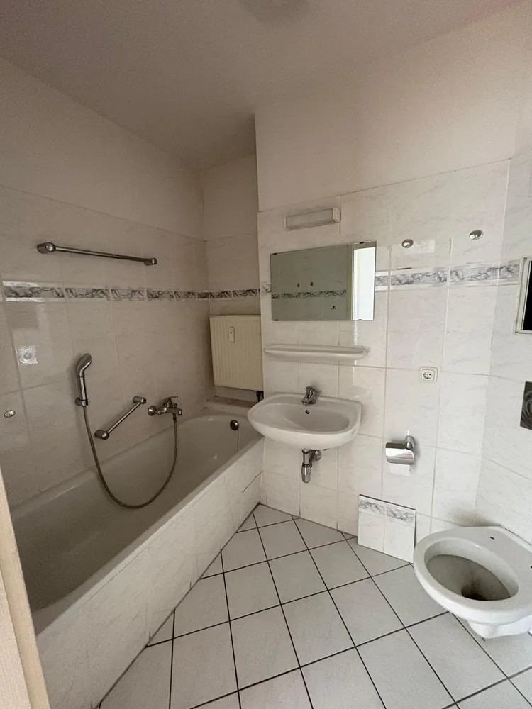 2 Zimmer Wohnung mit 55 m² in Halle (Saale) – Bild 5