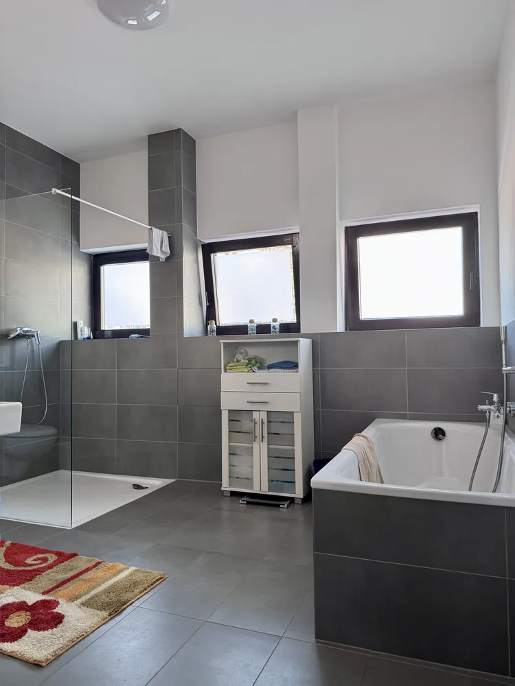 4 room apartment with 140 m² in Frankfurt am Main – Photo 1