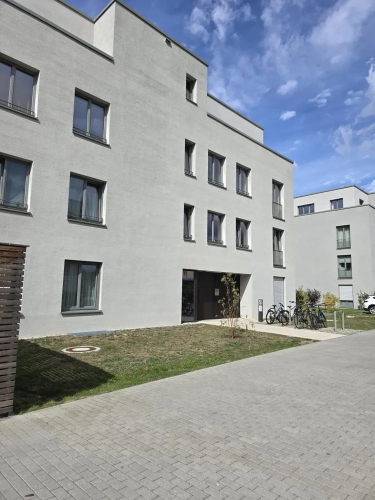 2 Zimmer Wohnung mit 67 m² in Berlin – Bild 1