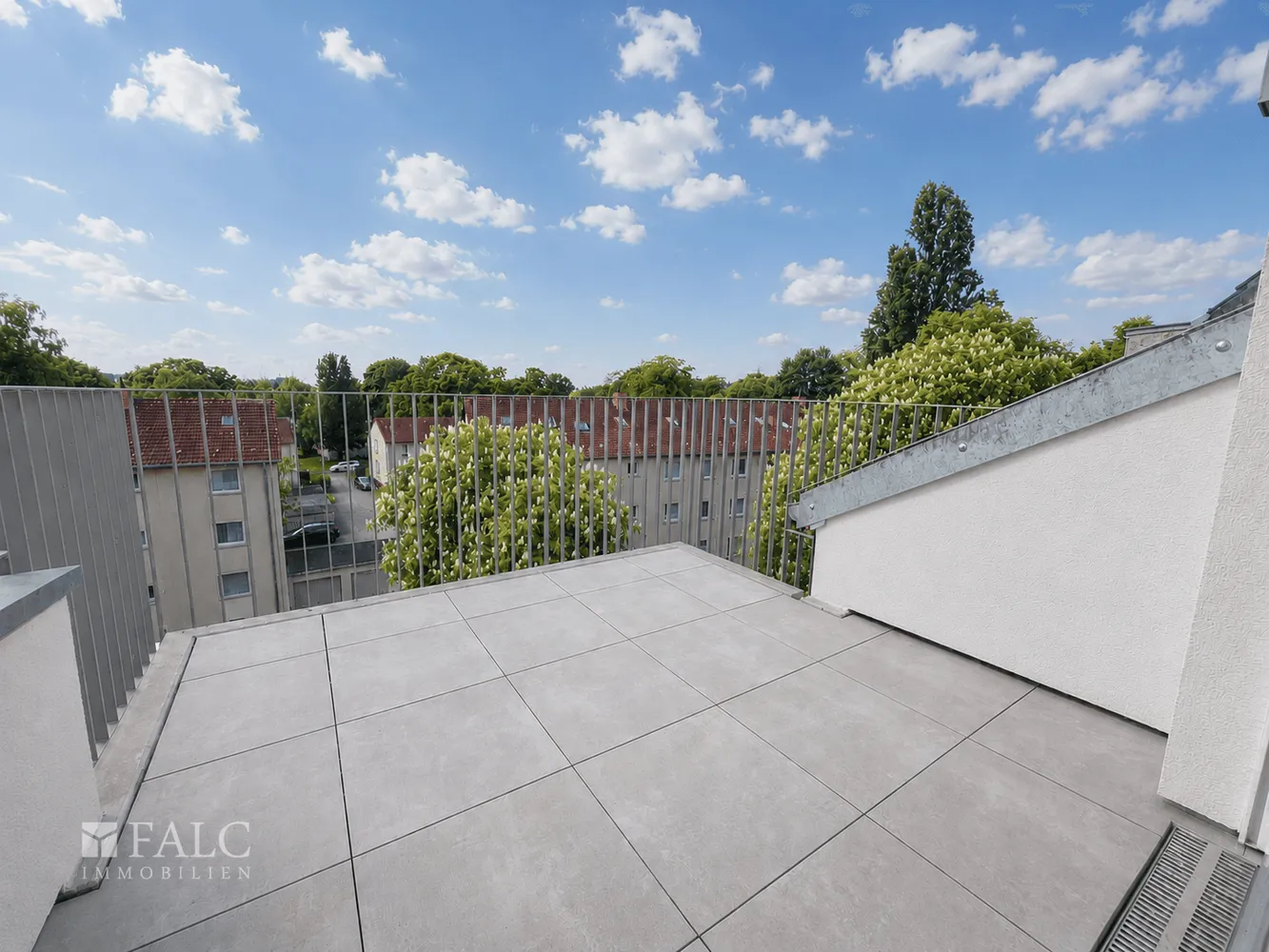 2 Zimmer Wohnung mit 82 m² in Düsseldorf – Bild 4