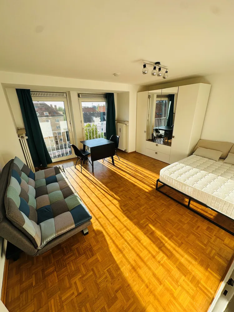 3 room apartment with 90 m² in Munich – Photo 1