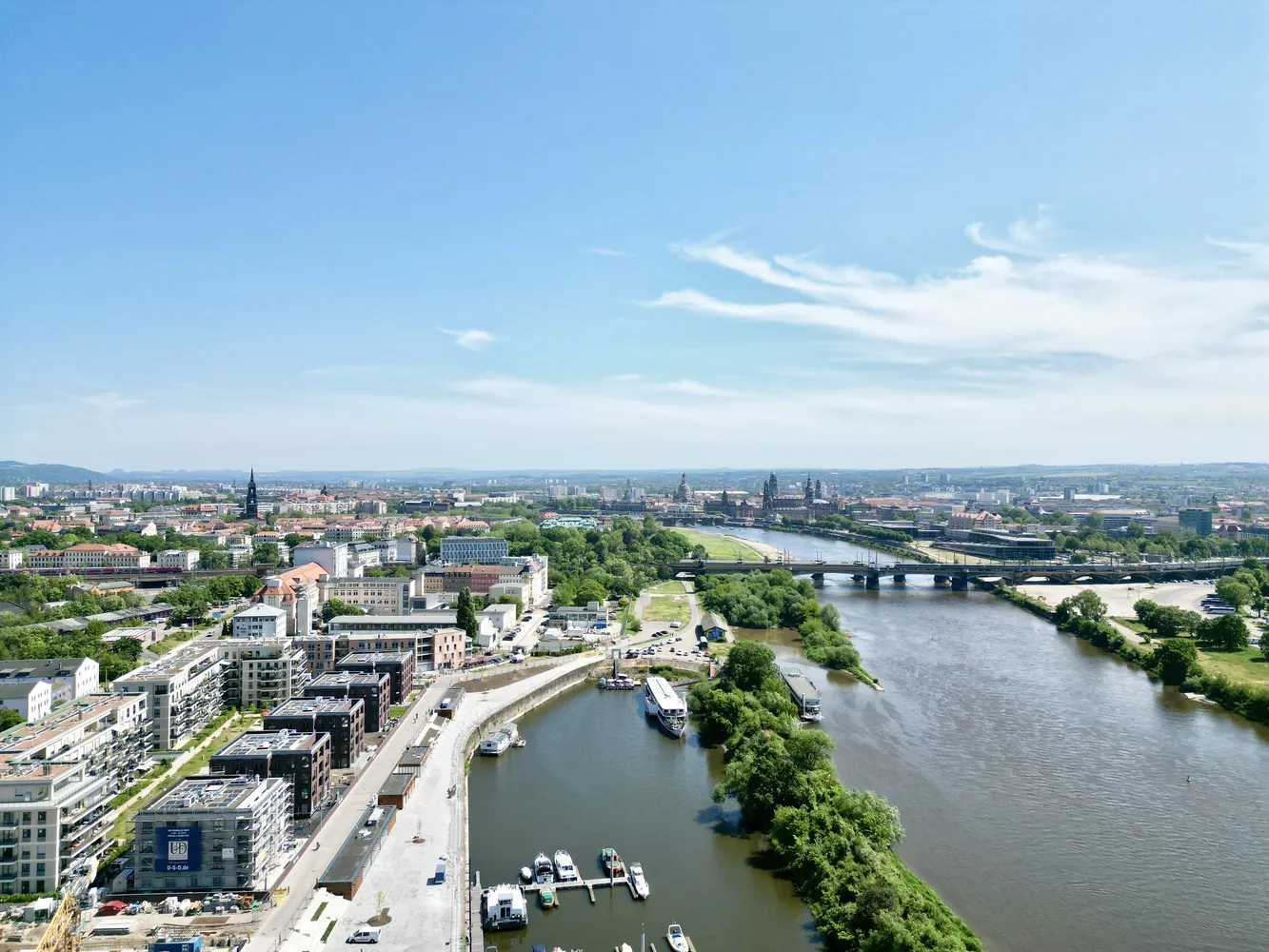 4 Zimmer Wohnung mit 107 m² in Dresden – Bild 1