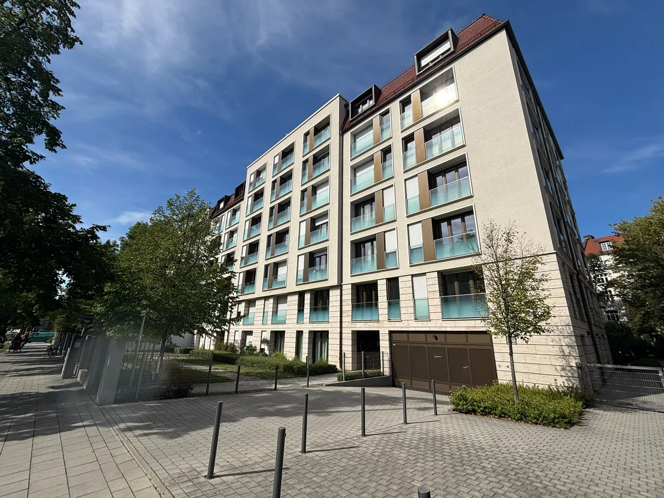 5 Zimmer Wohnung mit 143 m² in München – Bild 1